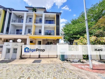 3 Storey Semi Detached House D'Impian Tropika Balakong , Selangor, Balakong