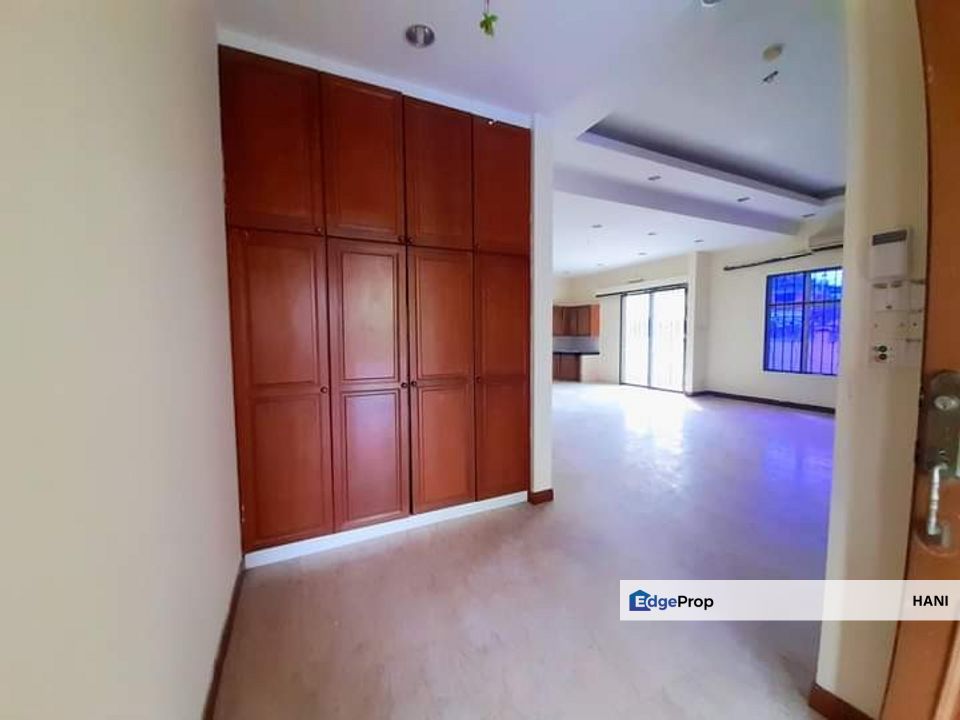 3 Storey Bungalow Taman Ampang Utama Ampang, Selangor, Ampang