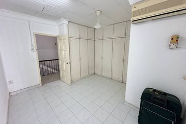 Taman Lembah Keramat AU5