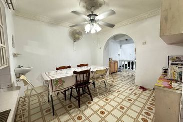 Taman Lembah Keramat AU5