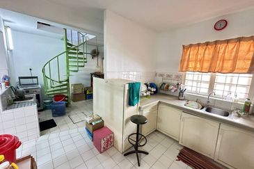 Taman Lembah Keramat AU5