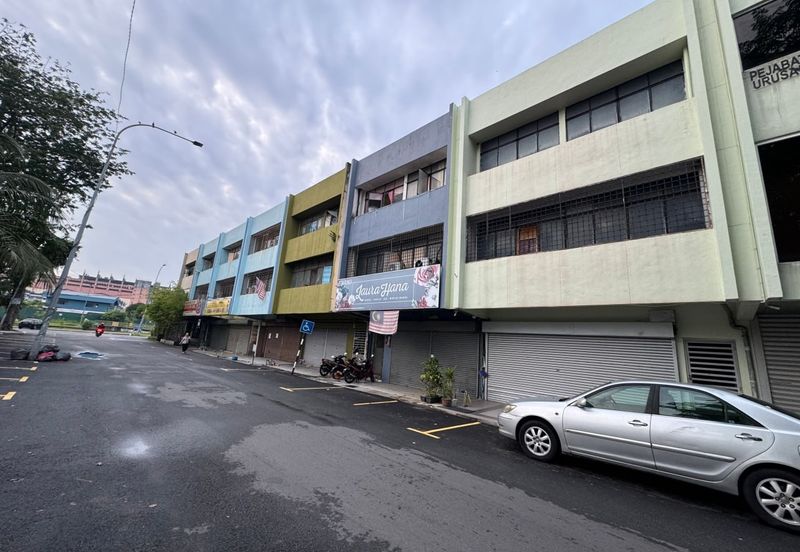 3 Storey Shoplot Taman Nirwana Ampang