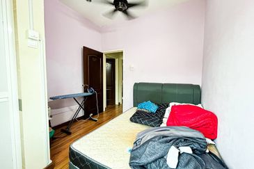 Taman Pinggiran Putra