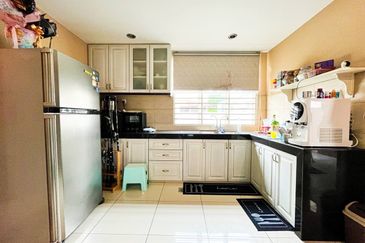 Taman Pinggiran Putra