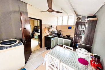 Taman Pinggiran Putra