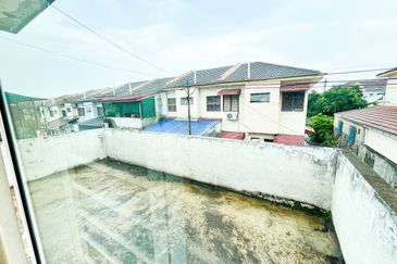 Taman Pinggiran Putra