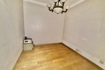 Jalan Suasana, Bandar Tun Hussein Onn