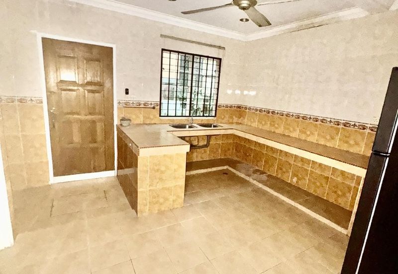 Jalan Suasana, Bandar Tun Hussein Onn