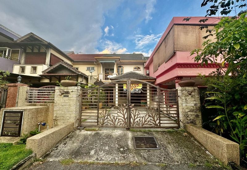 Jalan Suasana, Bandar Tun Hussein Onn