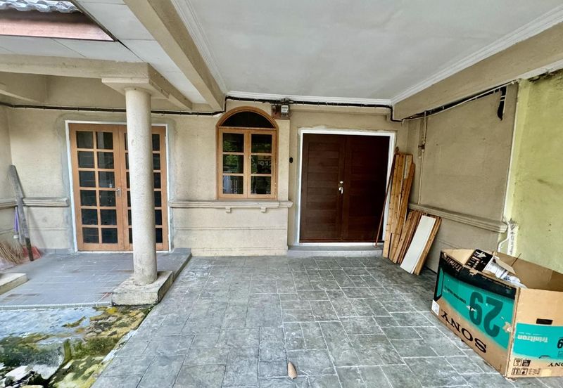 Jalan Suasana, Bandar Tun Hussein Onn