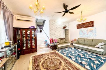 Puncak Pinggiran Putra