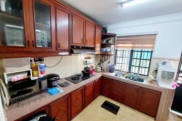 Taman Pinggiran Putra