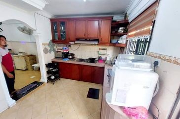 Taman Pinggiran Putra