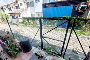 Taman Pinggiran Putra