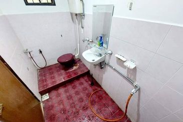 Taman Pinggiran Putra