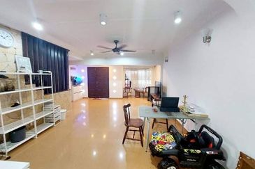 Taman Pinggiran Putra