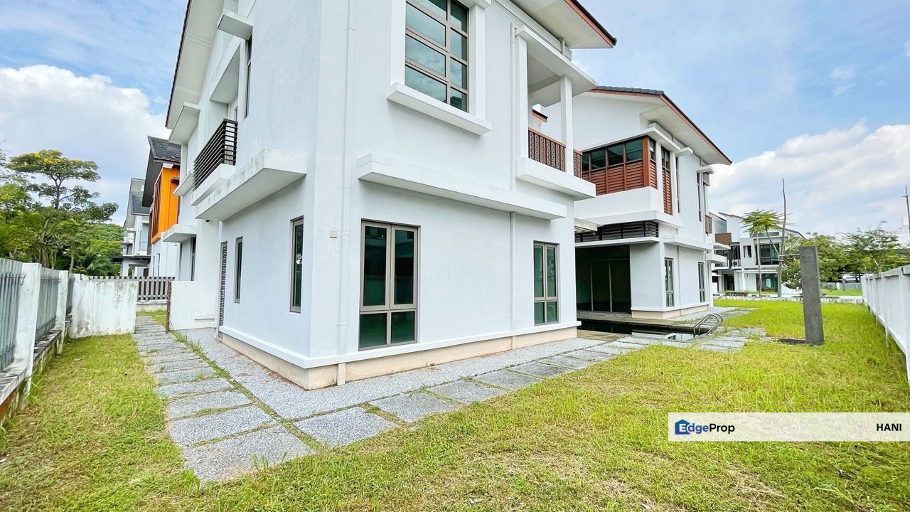 Double Storey Bungalow Glenmarie Gardens, Glenmarie Shah Alam, Selangor, Glenmarie