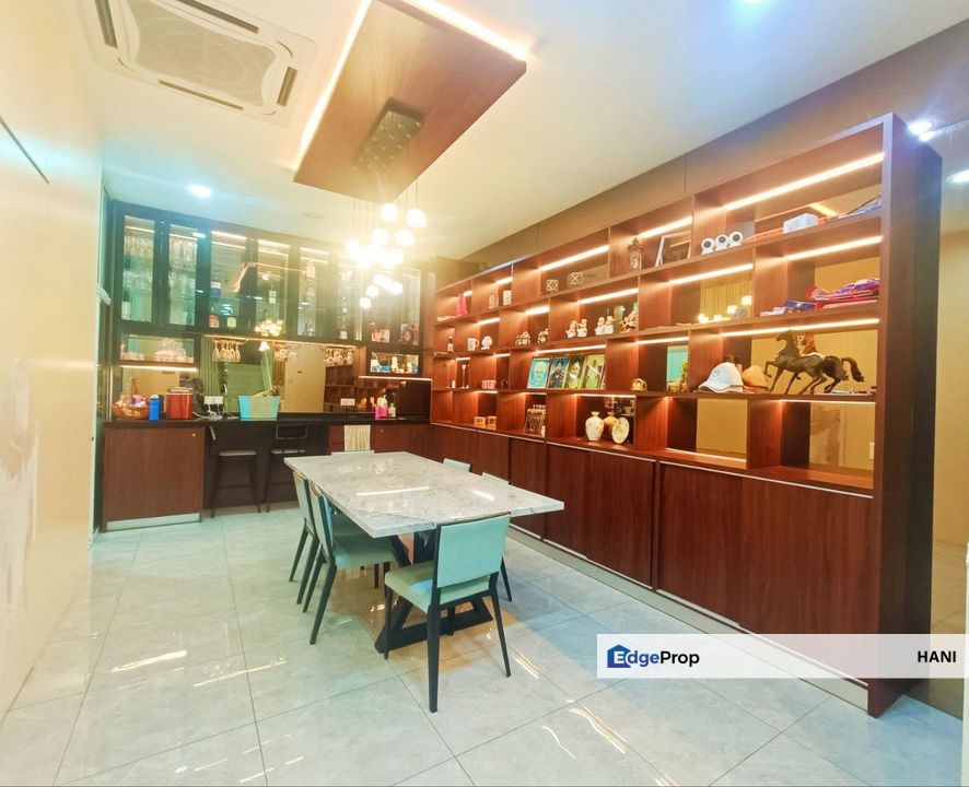 3.5 Storey Superlink Townhouse Duta Suria Residency Ampang, Selangor, Ampang