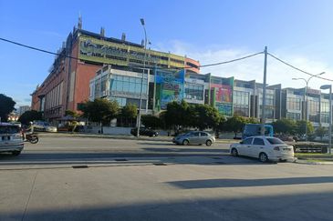 Dagang Cahaya Avenue