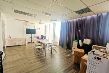 Dagang Cahaya Avenue