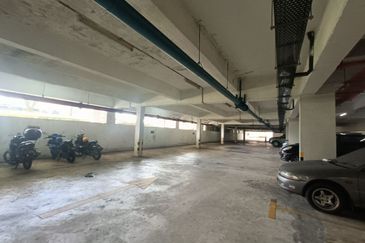 Dagang Cahaya Avenue