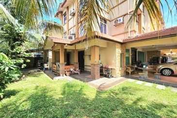 End Lot 3 Storey Terrace House Subang Bestari | 6R4B | Renovated | Facing Open