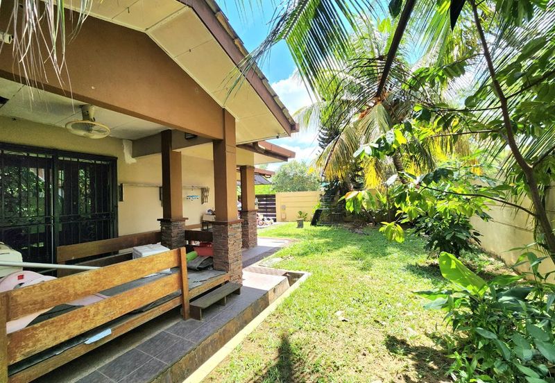 End Lot 3 Storey Terrace House Subang Bestari | 6R4B | Renovated | Facing Open