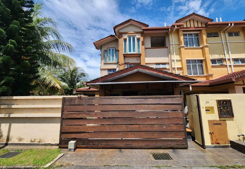 End Lot 3 Storey Terrace House Subang Bestari | 6R4B | Renovated | Facing Open