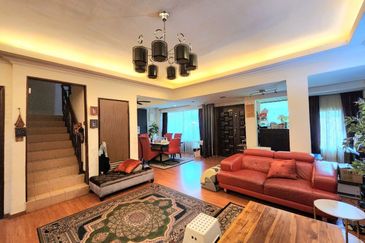 End Lot 3 Storey Terrace House Subang Bestari | 6R4B | Renovated | Facing Open