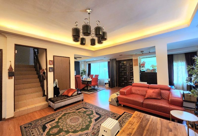 End Lot 3 Storey Terrace House Subang Bestari | 6R4B | Renovated | Facing Open