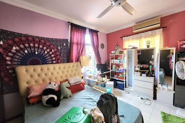 End Lot 3 Storey Terrace House Subang Bestari | 6R4B | Renovated | Facing Open