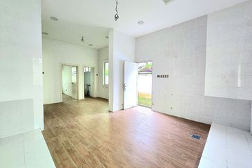 Putra Hill Residency