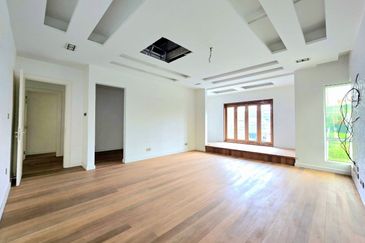 Putra Hill Residency