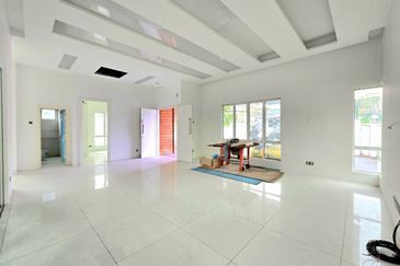 Putra Hill Residency