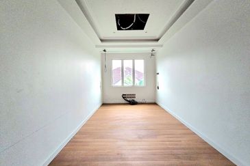 Putra Hill Residency