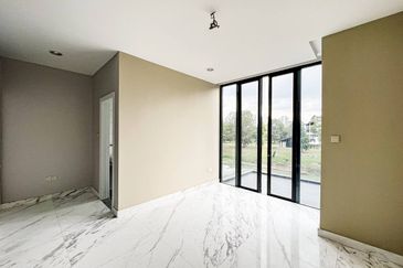 Perdana Lakeview East