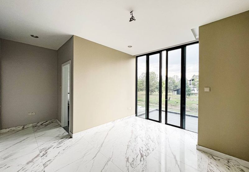 Perdana Lakeview East