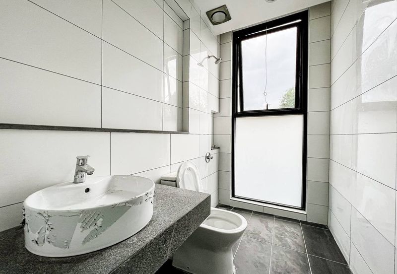 Perdana Lakeview East