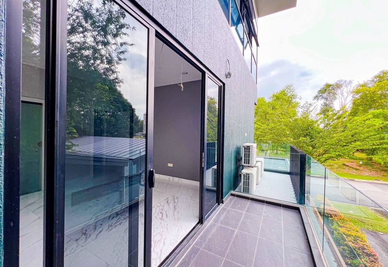 Perdana Lakeview East