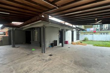 Corner Lot 2.5 Storey Saujana Damansara – 2,863 sqft Below Market, RM930K Only