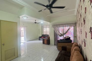 Corner Lot 2.5 Storey Saujana Damansara – 2,863 sqft Below Market, RM930K Only