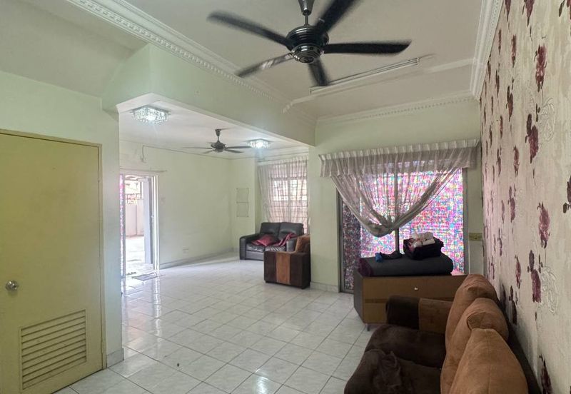 Corner Lot 2.5 Storey Saujana Damansara – 2,863 sqft Below Market, RM930K Only