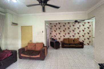 Corner Lot 2.5 Storey Saujana Damansara – 2,863 sqft Below Market, RM930K Only