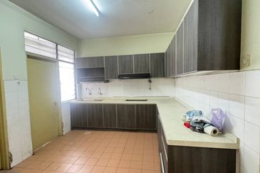 Corner Lot 2.5 Storey Saujana Damansara – 2,863 sqft Below Market, RM930K Only