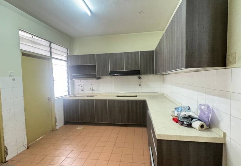 Corner Lot 2.5 Storey Saujana Damansara – 2,863 sqft Below Market, RM930K Only