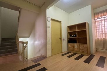 Corner Lot 2.5 Storey Saujana Damansara – 2,863 sqft Below Market, RM930K Only