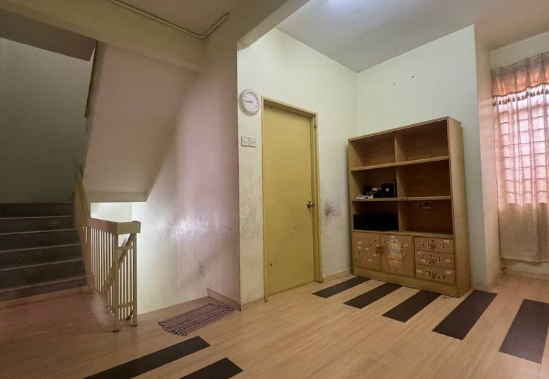 Corner Lot 2.5 Storey Saujana Damansara – 2,863 sqft Below Market, RM930K Only