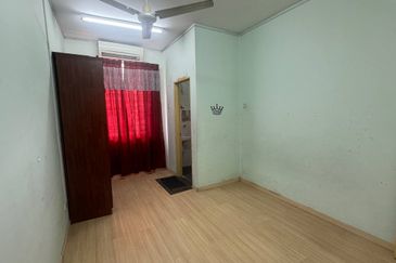 Corner Lot 2.5 Storey Saujana Damansara – 2,863 sqft Below Market, RM930K Only