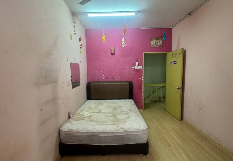 Corner Lot 2.5 Storey Saujana Damansara – 2,863 sqft Below Market, RM930K Only