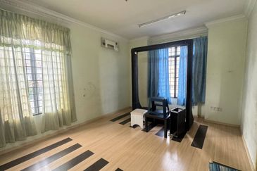 Corner Lot 2.5 Storey Saujana Damansara – 2,863 sqft Below Market, RM930K Only